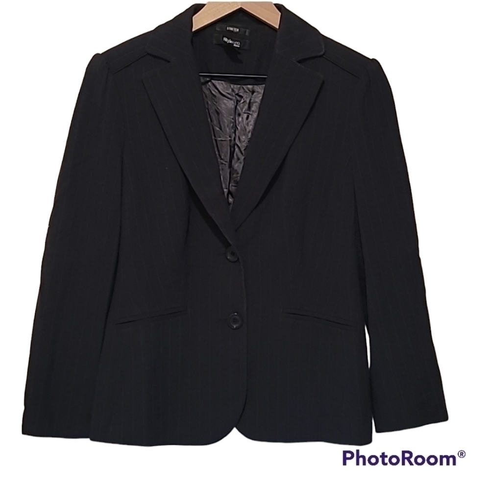 🏷 Style and Co womens pinstipe blazer 6p